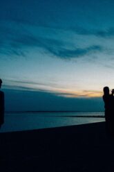 christian-lue-j2AkprR4h6o-unsplash